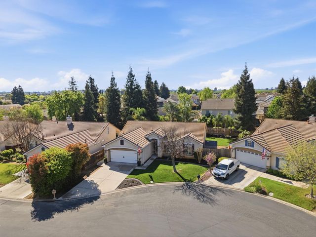 10455 E Greenbury Way, Clovis, CA 93619