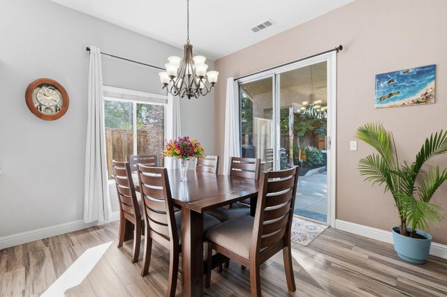 10455 E Greenbury Way, Clovis, CA 93619