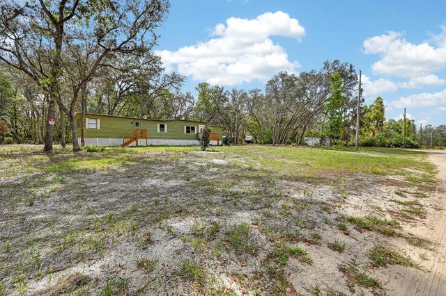 112 Palmer Dr, Interlachen, FL 32148