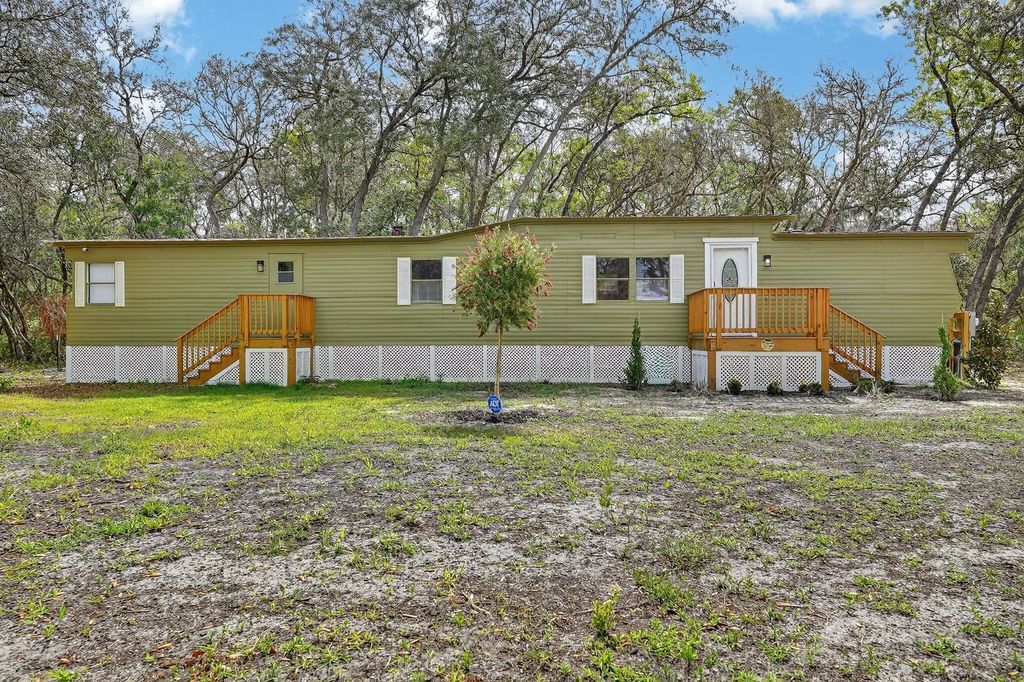 112 Palmer Dr, Interlachen, FL 32148
