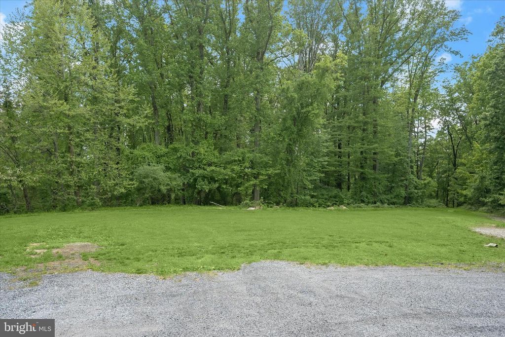 Image 3 of property listing at 2994 FALLS RUN RD, Randallstown, MD 21133