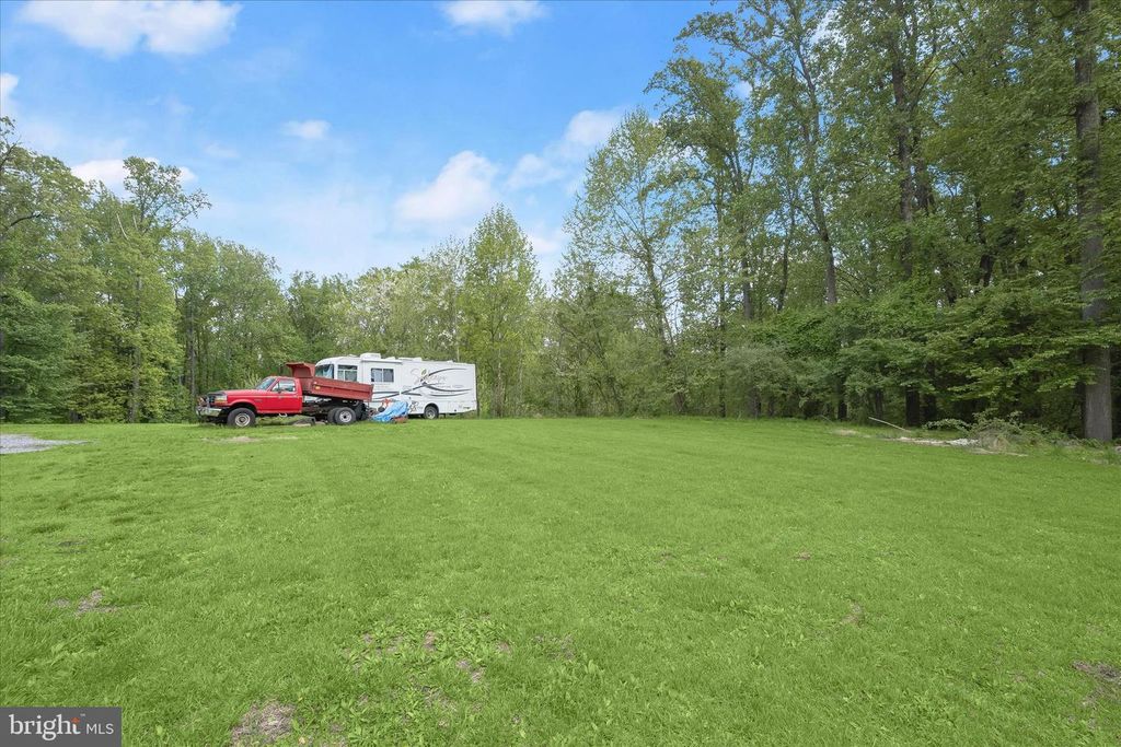 Image 5 of property listing at 2994 FALLS RUN RD, Randallstown, MD 21133