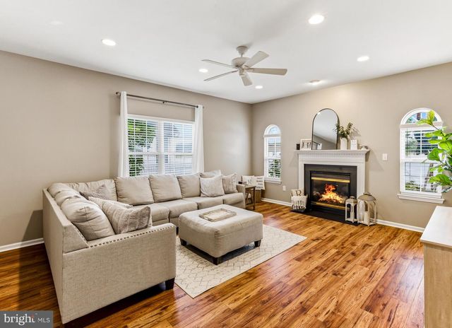 1301 SASSAFRAS LN, Williamstown, NJ 08094