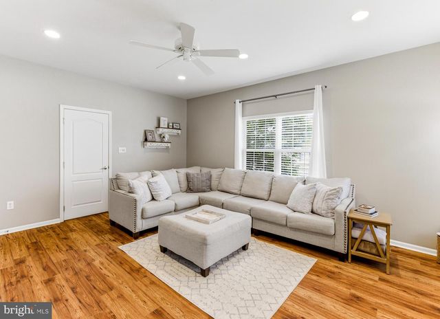 1301 SASSAFRAS LN, Williamstown, NJ 08094
