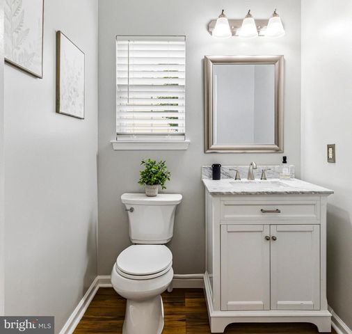 1301 SASSAFRAS LN, Williamstown, NJ 08094