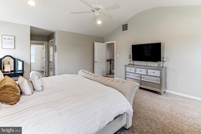 1301 SASSAFRAS LN, Williamstown, NJ 08094