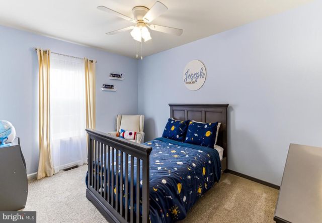 1301 SASSAFRAS LN, Williamstown, NJ 08094