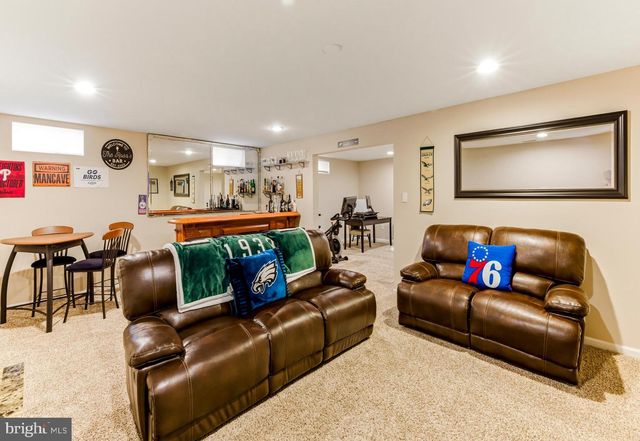 1301 SASSAFRAS LN, Williamstown, NJ 08094