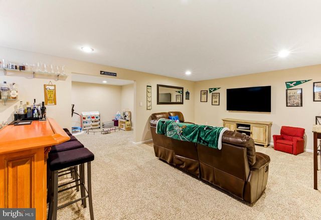 1301 SASSAFRAS LN, Williamstown, NJ 08094
