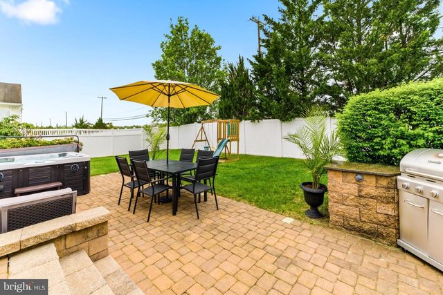 1301 SASSAFRAS LN, Williamstown, NJ 08094