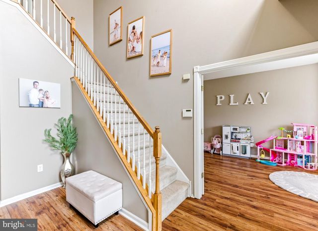 1301 SASSAFRAS LN, Williamstown, NJ 08094