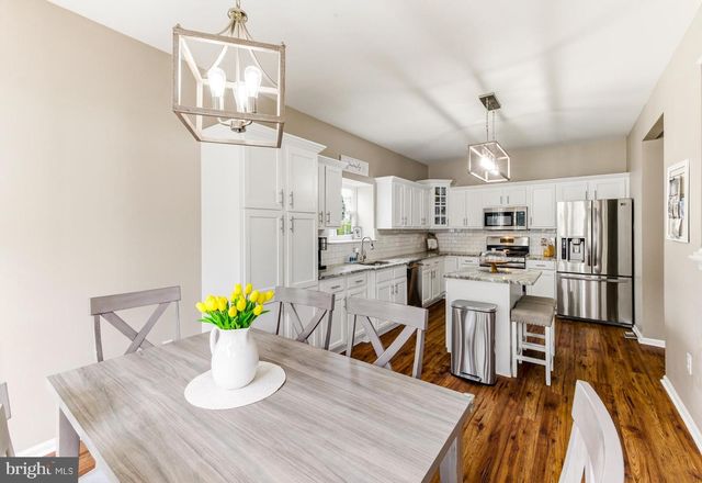 1301 SASSAFRAS LN, Williamstown, NJ 08094