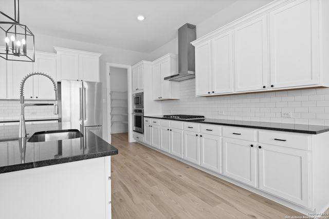 174 Azalea Alley, Castroville, TX 78009