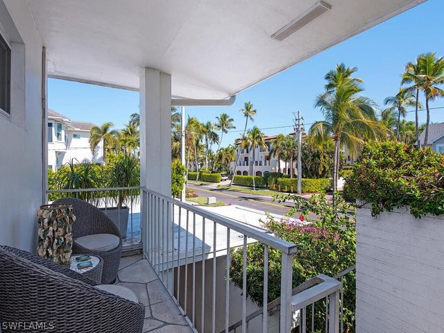 536 2nd ST S 536, Naples, FL 34102