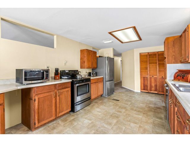 2820 Mango Pl, Loveland, CO 80537