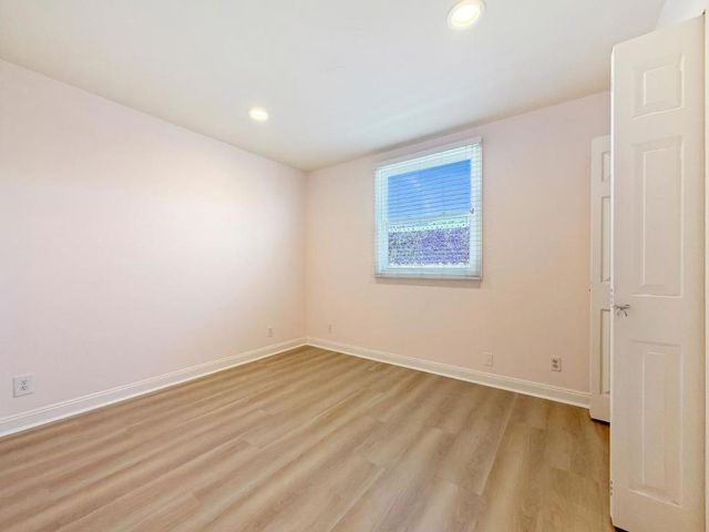 1290 De Solo Drive, Pacifica, CA 94044