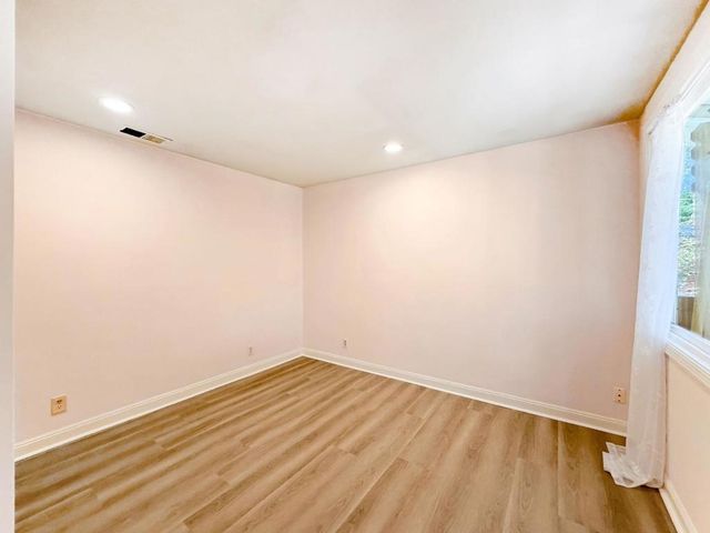 1290 De Solo Drive, Pacifica, CA 94044