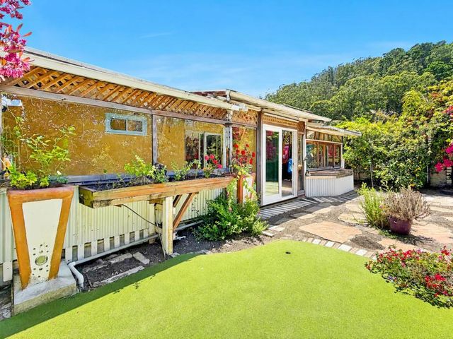 1290 De Solo Drive, Pacifica, CA 94044