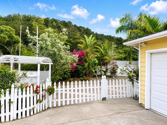 1290 De Solo Drive, Pacifica, CA 94044