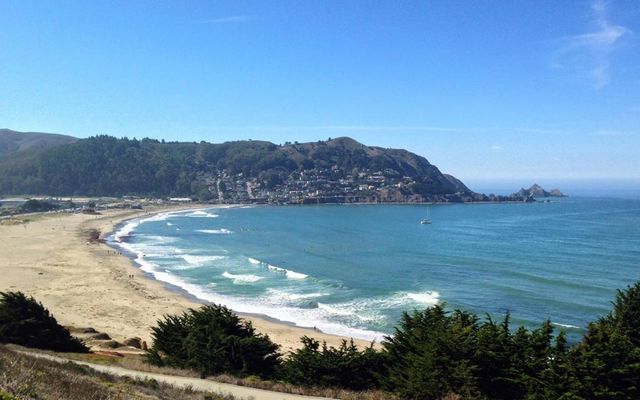 1290 De Solo Drive, Pacifica, CA 94044