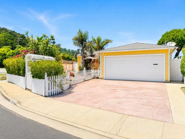 1290 De Solo Drive, Pacifica, CA 94044