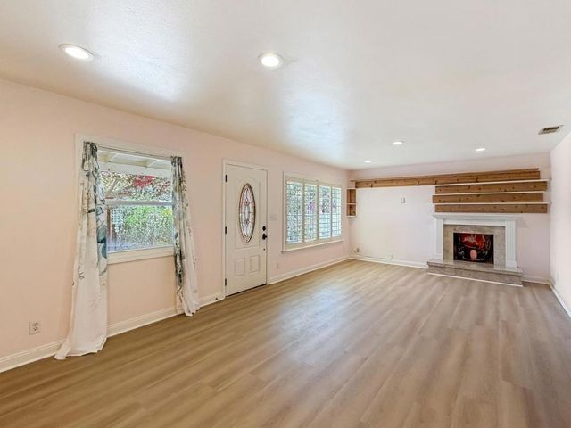 1290 De Solo Drive, Pacifica, CA 94044