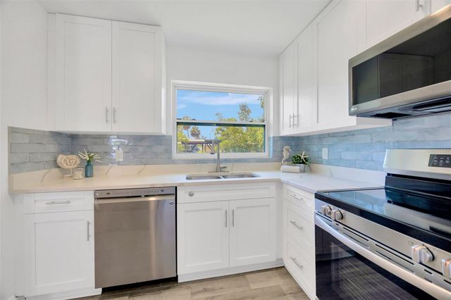9935 RIVER DRIVE, Gibsonton, FL 33534
