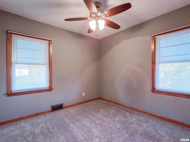 2640 WILKES Avenue, Davenport, IA 52804