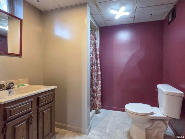 2640 WILKES Avenue, Davenport, IA 52804