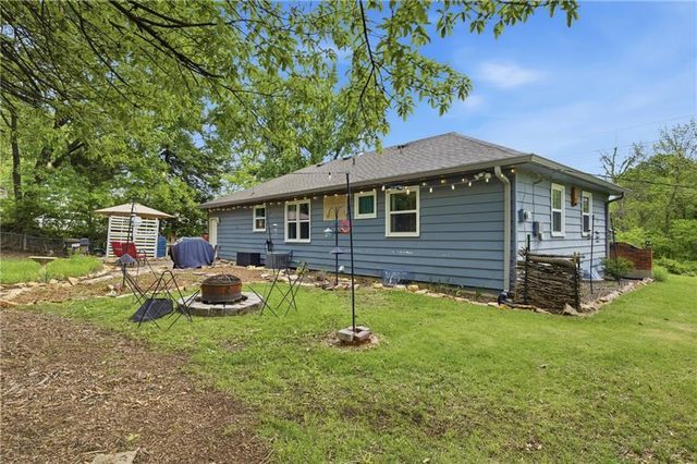 424 S 86th Street, Kansas City, KS 66111