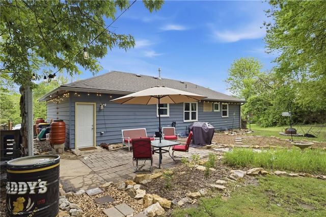 424 S 86th Street, Kansas City, KS 66111