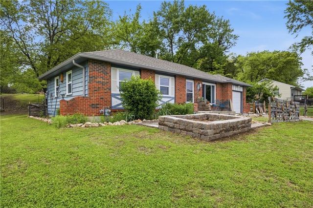 424 S 86th Street, Kansas City, KS 66111