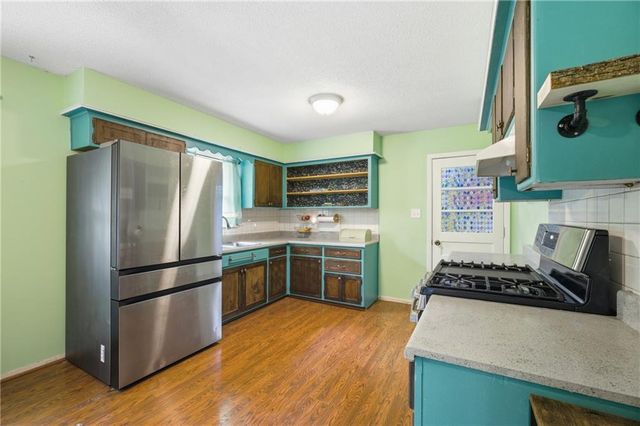 424 S 86th Street, Kansas City, KS 66111