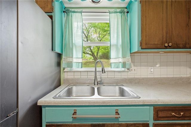 424 S 86th Street, Kansas City, KS 66111