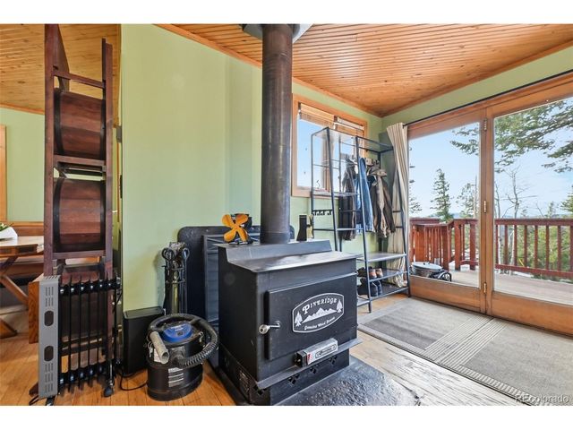 34089 Lyttle Dowdle Dr, Golden, CO 80403