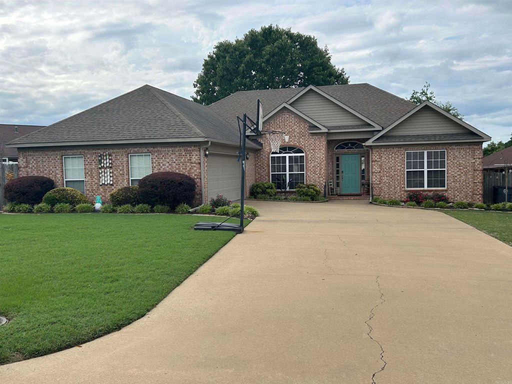 2414 Brittany, Searcy, AR 72143