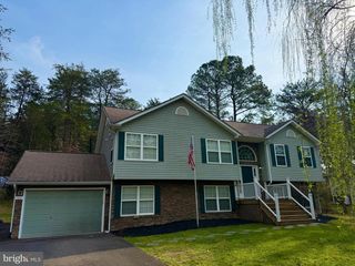 102 FAIRFAX LN, Locust Grove, VA 22508