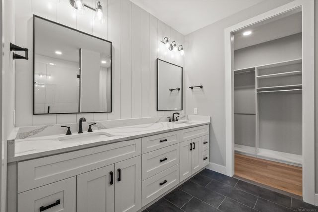 5865 Heights Drive, Sterling Heights, MI 48314