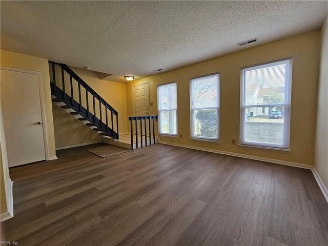 731 Woodbox DR, Virginia Beach, VA 23462