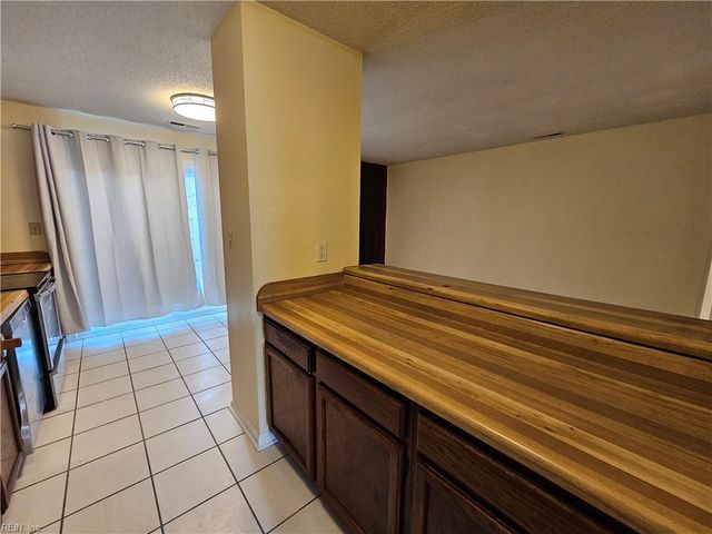 731 Woodbox DR, Virginia Beach, VA 23462