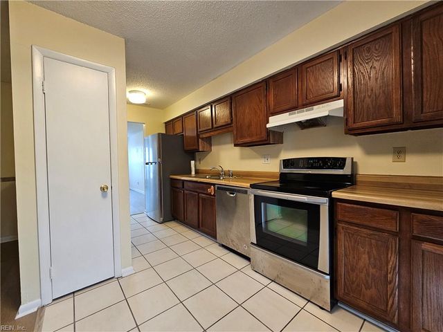 731 Woodbox DR, Virginia Beach, VA 23462