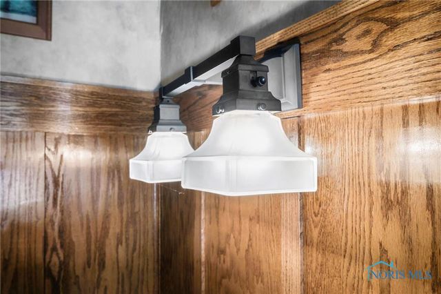 220 W Wayne Street, Maumee, OH 43537