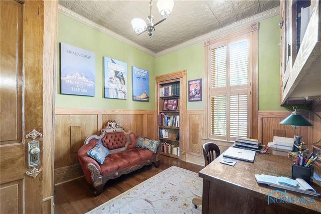 220 W Wayne Street, Maumee, OH 43537