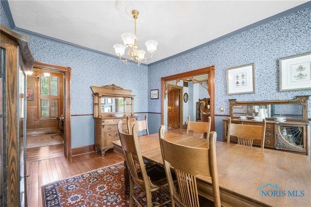 220 W Wayne Street, Maumee, OH 43537