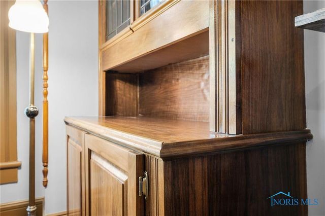 220 W Wayne Street, Maumee, OH 43537