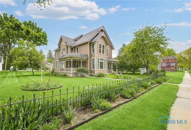 220 W Wayne Street, Maumee, OH 43537