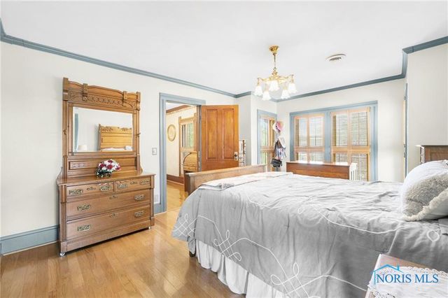 220 W Wayne Street, Maumee, OH 43537