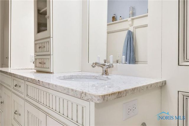 220 W Wayne Street, Maumee, OH 43537