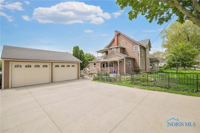 220 W Wayne Street, Maumee, OH 43537