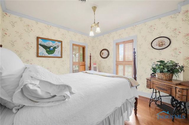 220 W Wayne Street, Maumee, OH 43537